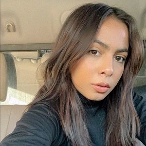 Meet your Posher, Ana